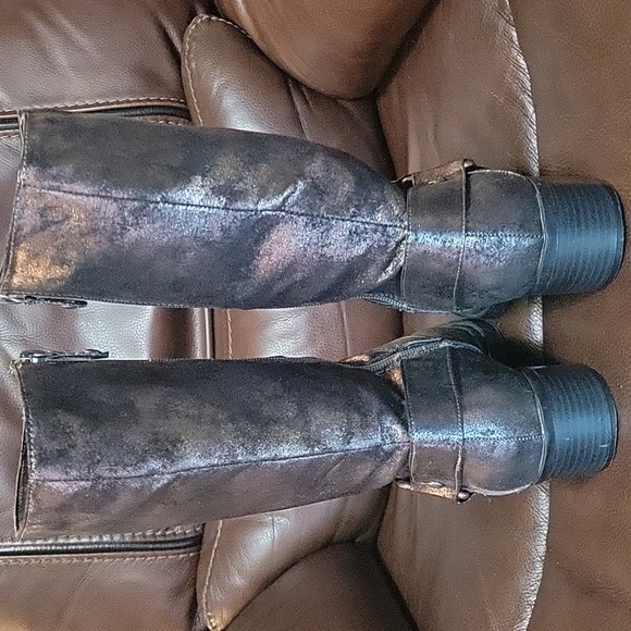 Sz7.5 Simply Vera Wang Metallic Silver & Black Boots - Picture 5 of 16